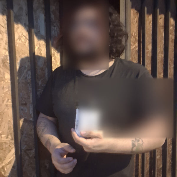 Cliente recibe su pedido LIVOR en la puerta de su casa en Santiago