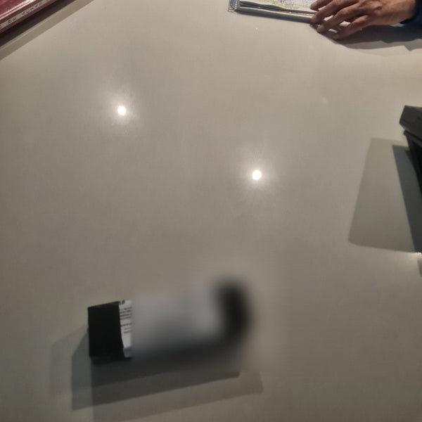 Pedido LIVOR recibido en la recepcion de un edificio